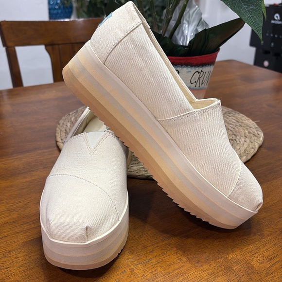 TOMS PLATFORMS - Picture 3 of 6